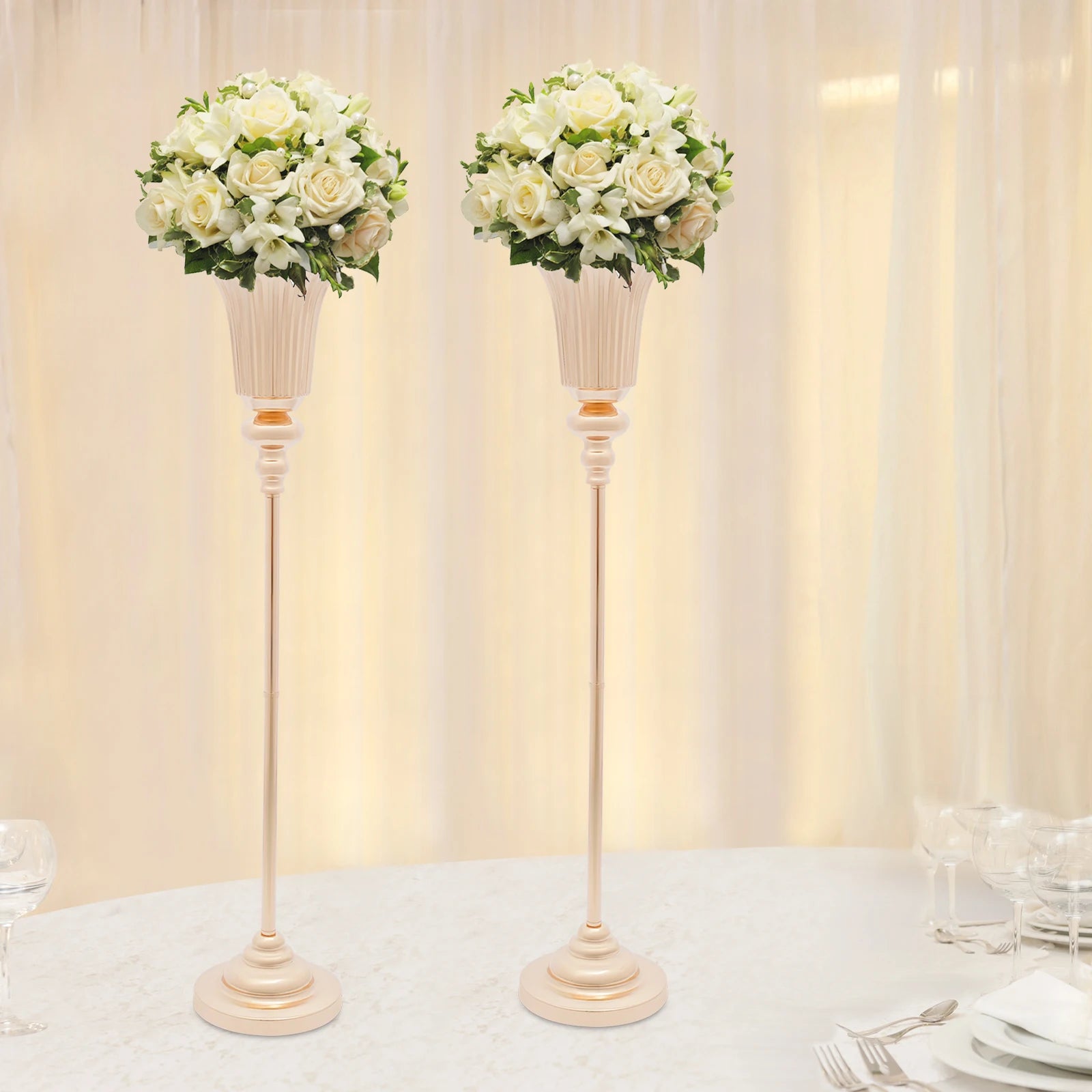 Gouden metalen bloemenstandaards